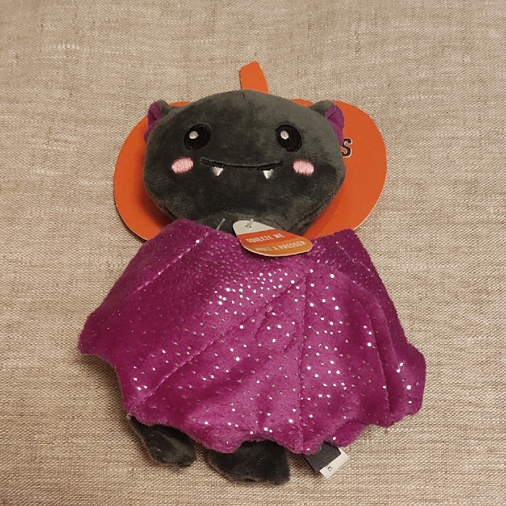 PETS: HALLOWEEN! Bat Plush with Purple Open-up Cape